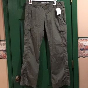 COPY - Ladies size 6 old navy low rise cargo pants